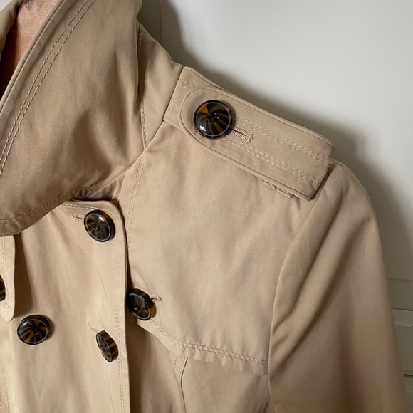 Bebe trench jacket - very light weight - Picture 8 of 11